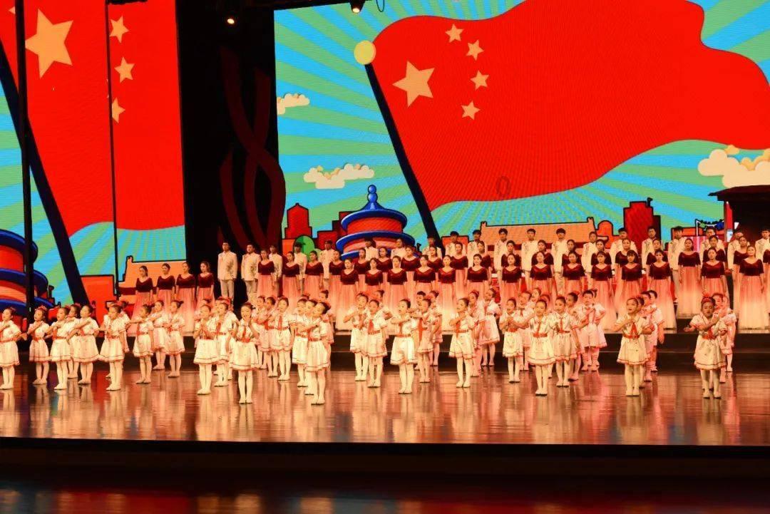 陈亚男哭诉离婚真相，全怪大衣哥和朱小伟，到底谁对谁错，你怎么看？游戏画面